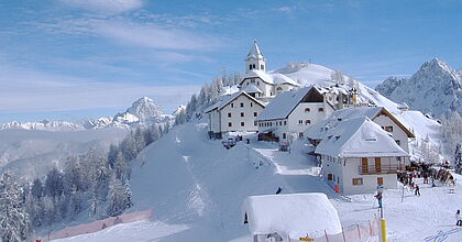 Skirurlaub mit hoefer sport und reisen am Forellenhof an die Gerlitzen Alpe in Österreich. Skigebiet